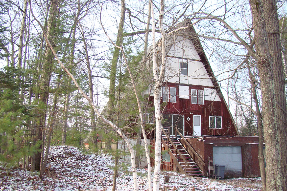 Minocqua Lakefront Fixer Upper Chalet only 129,900! Wisconsin Lakes