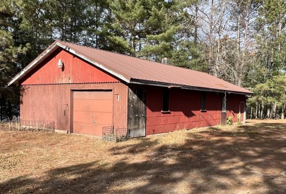 Oneida County Lakefront with Large Outbuilding only $142,900!