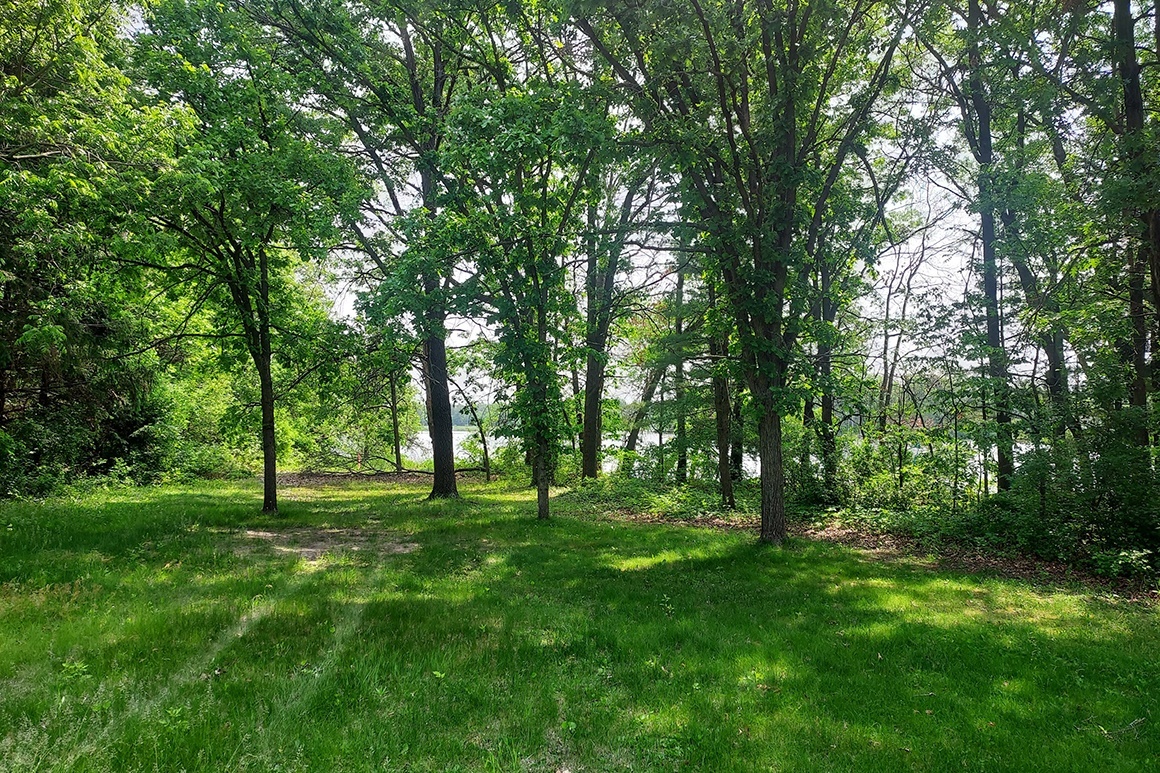 Southern WI Lakefront with Garage!