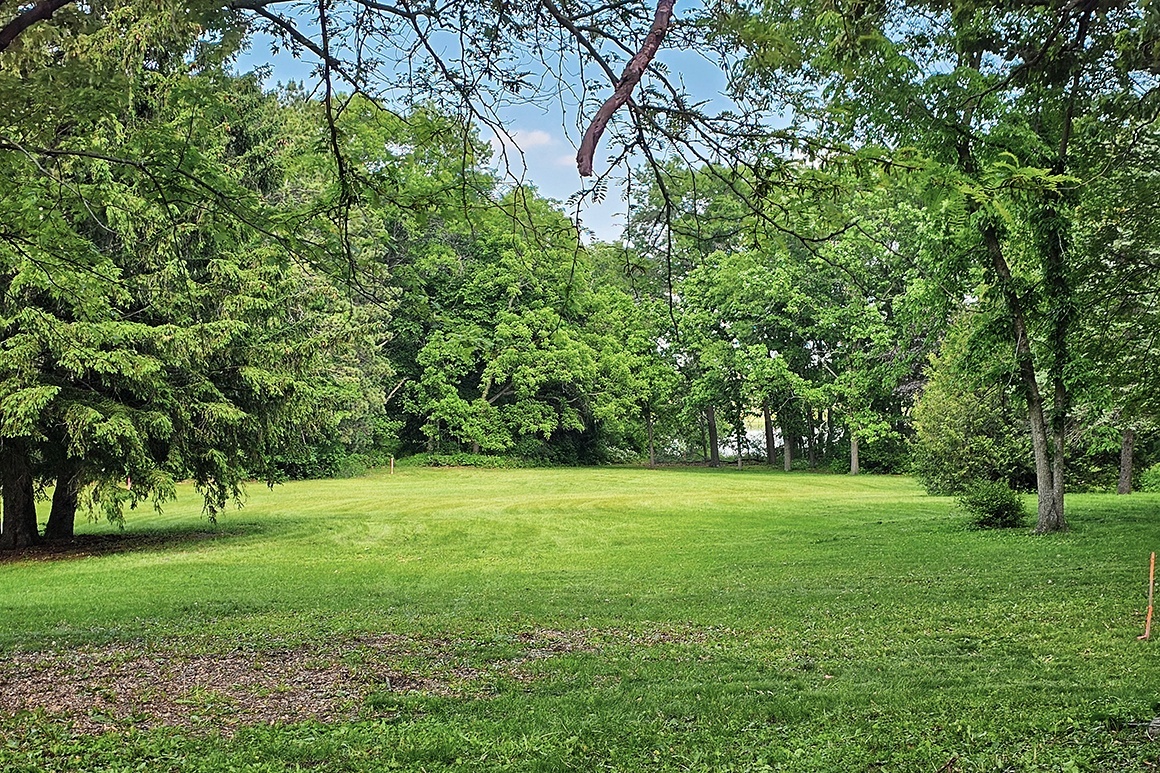 Southern WI Lakefront with Garage!